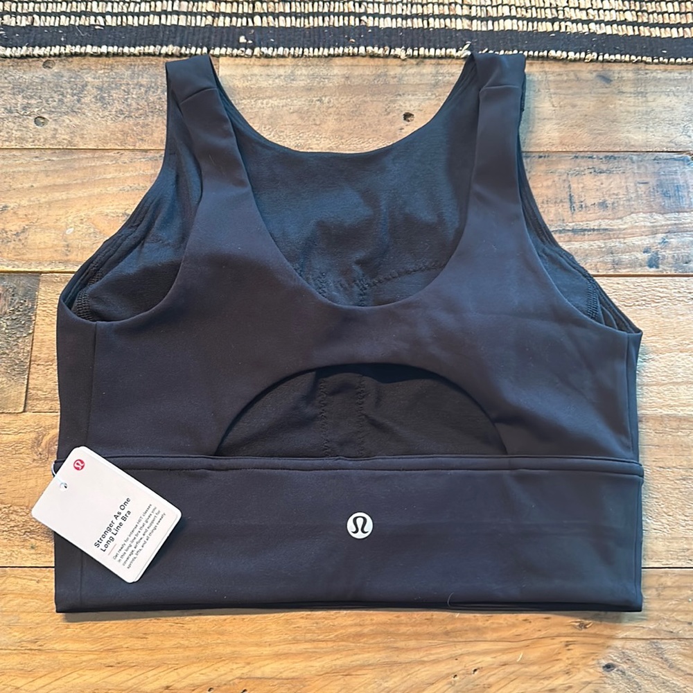 Lululemon Stronger As One Long Line Bra. Black. Size 4. NWT.
